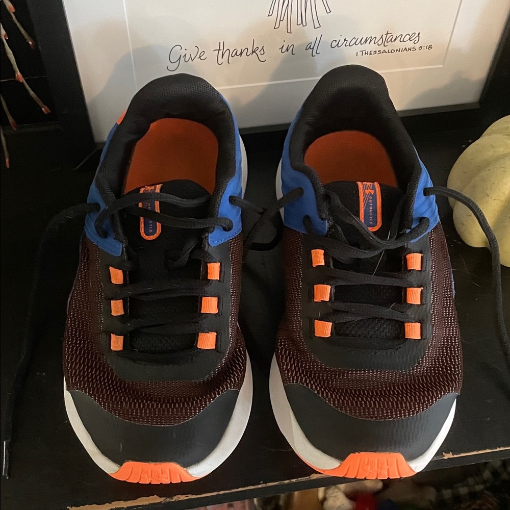 Under Armour Kids' Black, Blue, and Orange Sneakers size 5.5 youth - Picture 2 of 6
